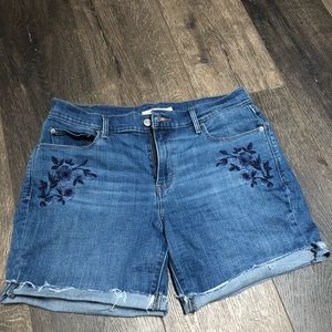 Levi’s Jean shorts with embroidery